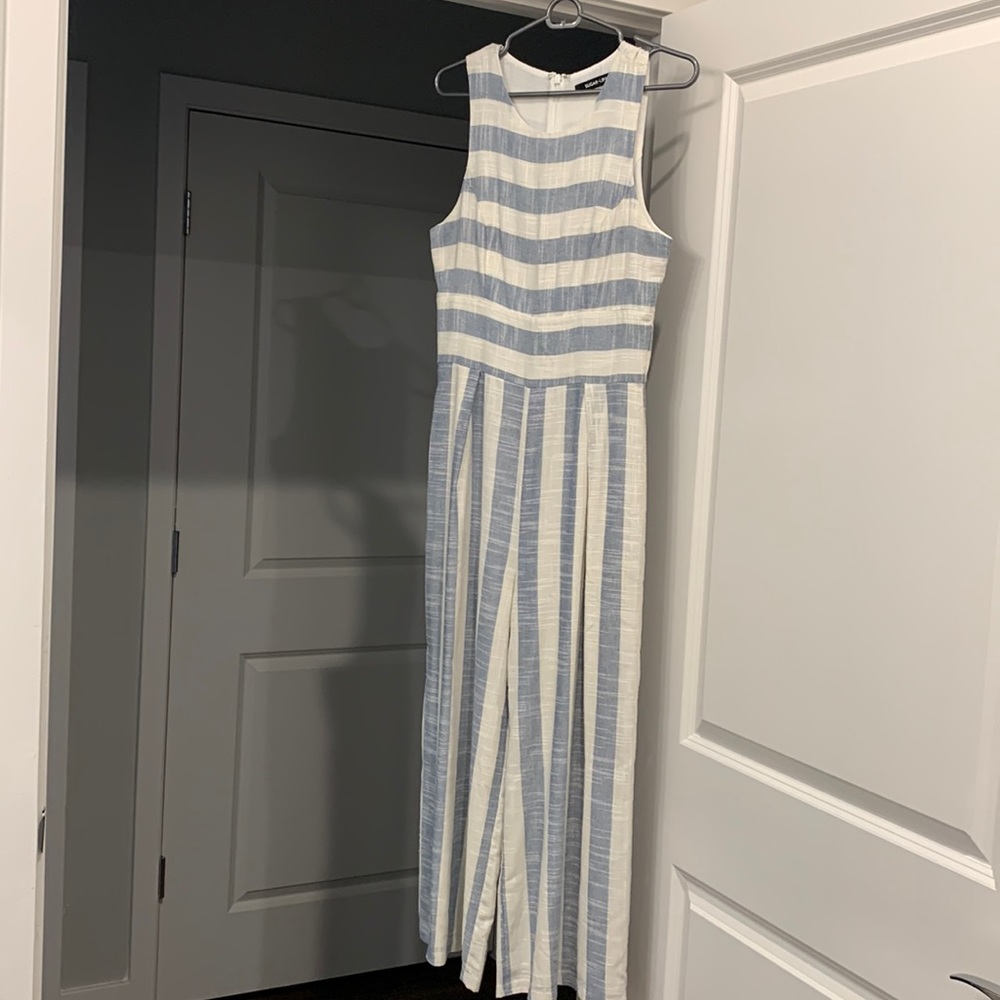 Casual full length romper by Sugarlips in a size small.